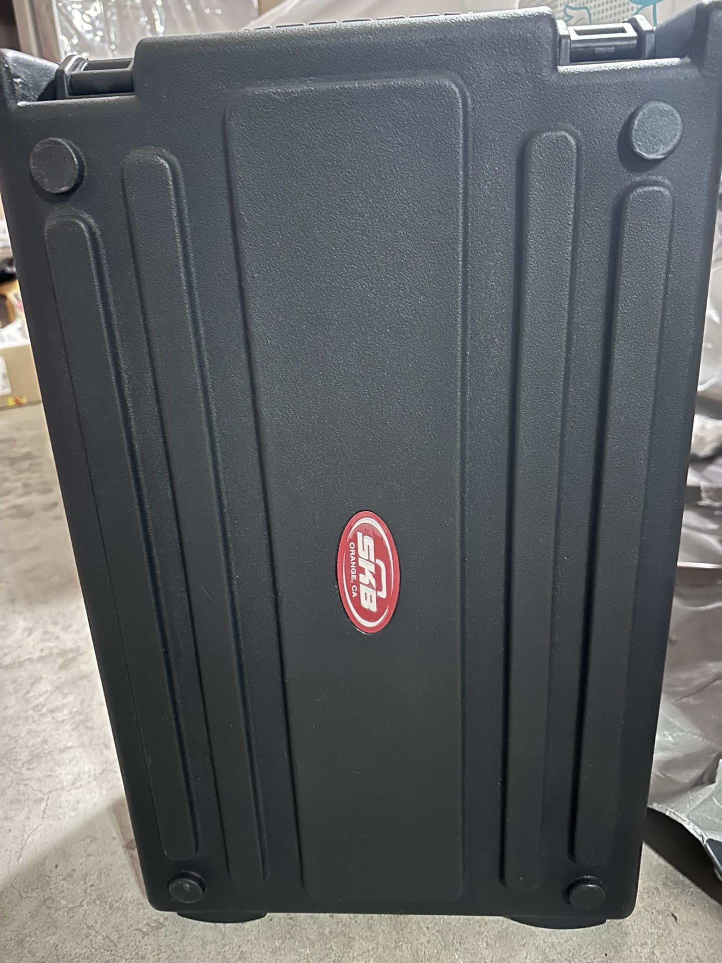 SKB Studio Flyer Rolling Case 2RU + Laptop