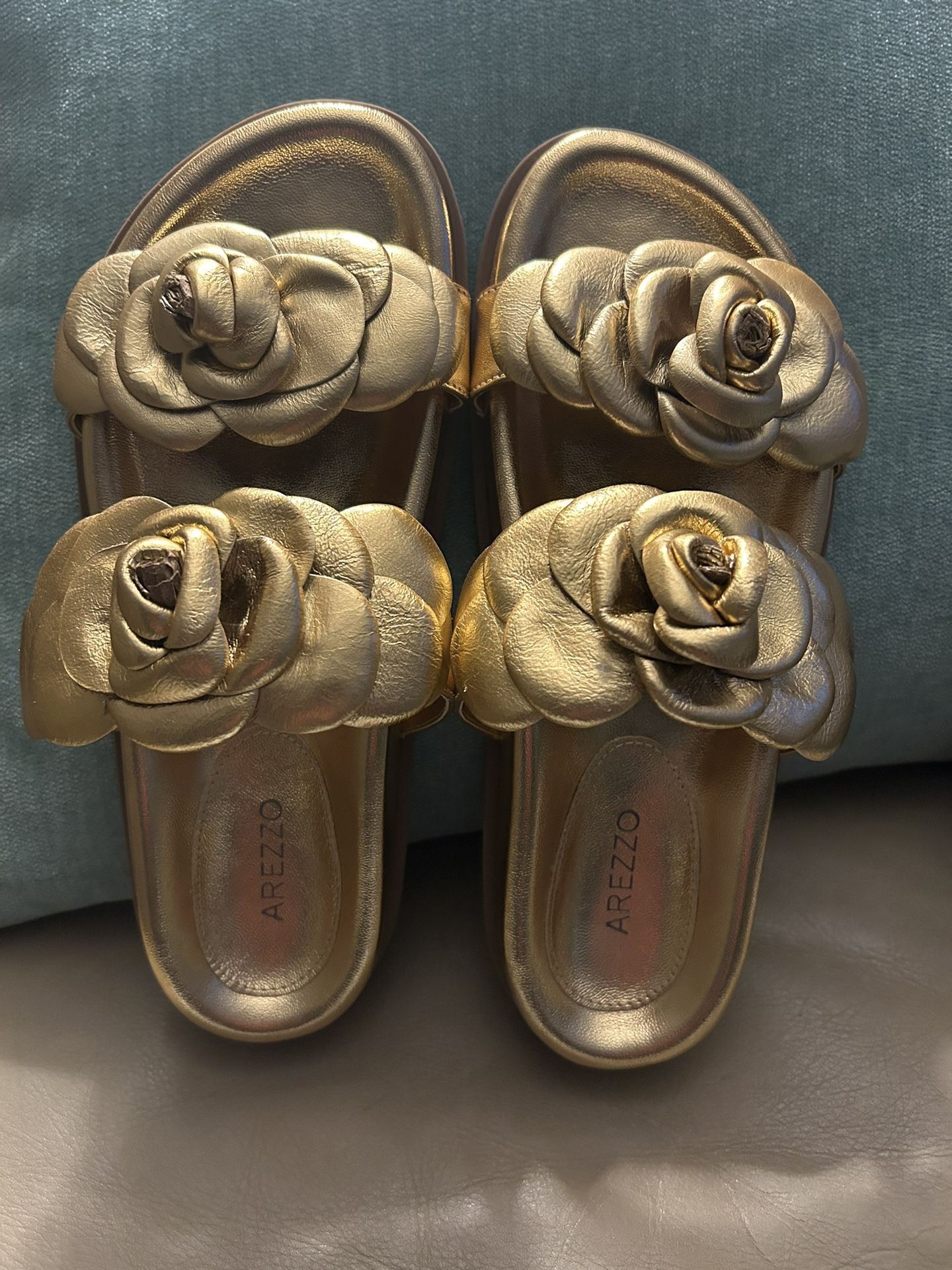 NEW Arezzo Gold Women’s Poppy Sandals  7.5B New