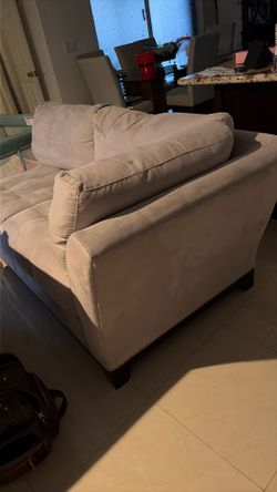 Chaise/love seat