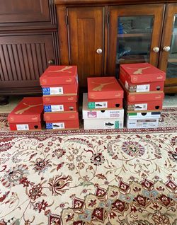 9 pairs womens sneakers (sizes 6.5, 7, 7.5, 9)