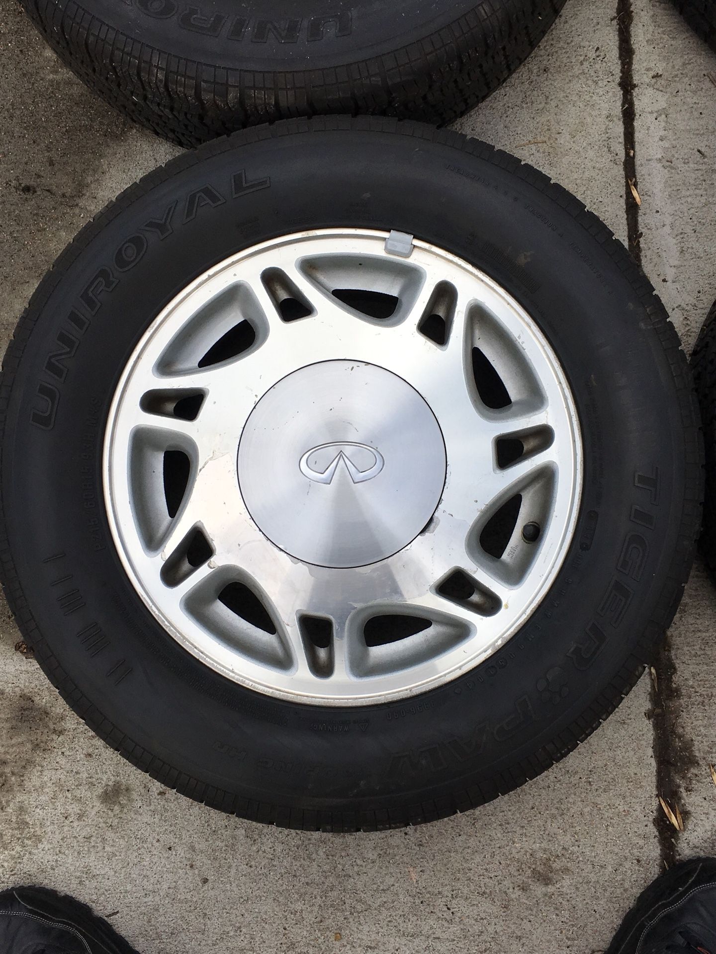 Infiniti wheels and New Tires Need Gone❗️