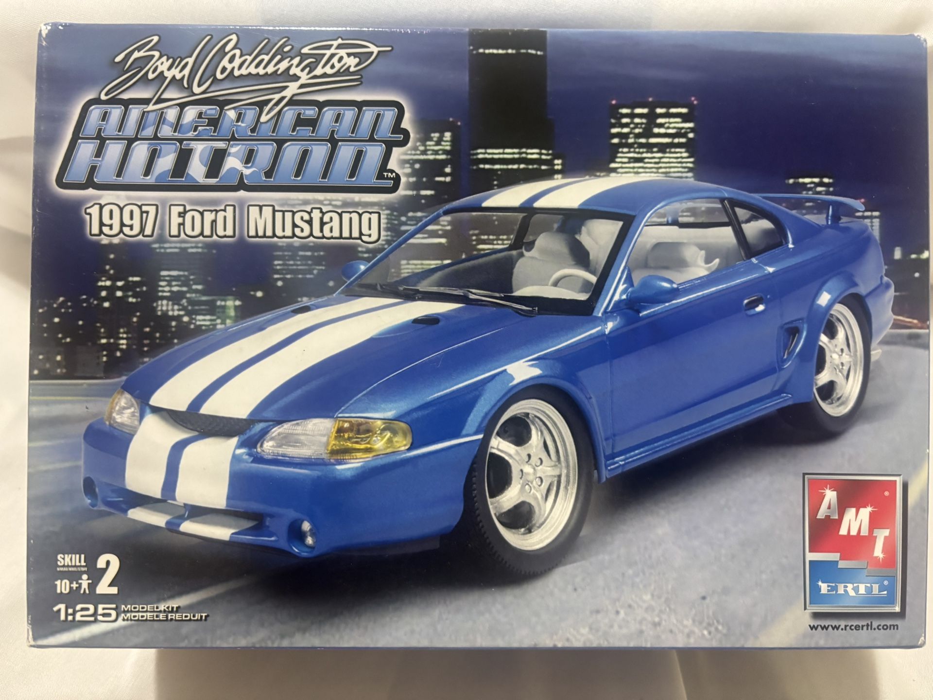AMT Model Kit - ‘97 Mustang