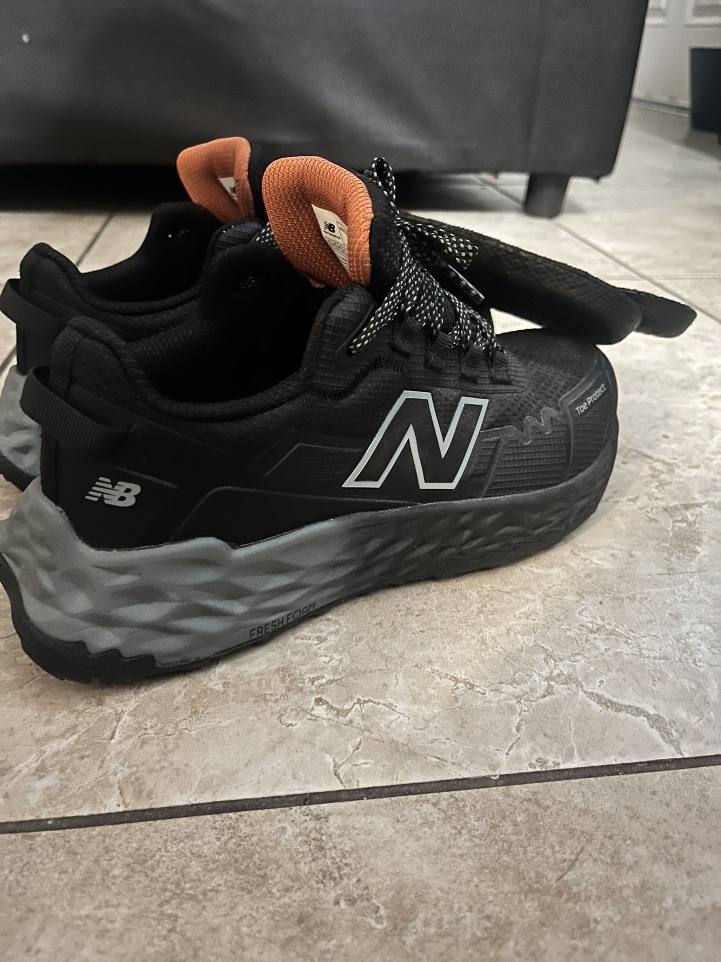 New balance composite toe work boot/shoes 
