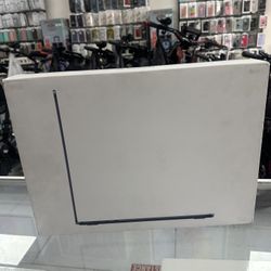 Macbook Air 15” M3 Chip!!16GB/256GB! Finance For $50 Down Payment!!!