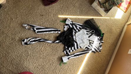 Bettle juice costume