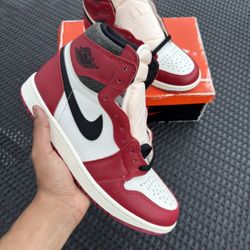 Jordan 1 High Chicago Lost & Found