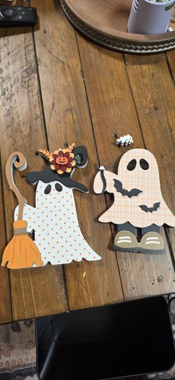 Halloween ghost decor