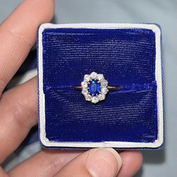 Gorgeous Antique Sapphire & Diamonds 14K Yellow Gold Ring
