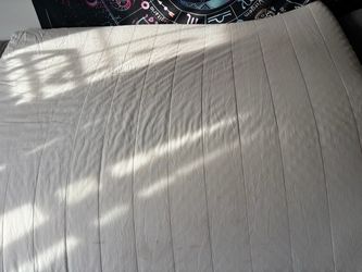 Queen mattress topper