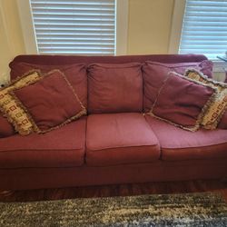 Couch With Matching Pillows