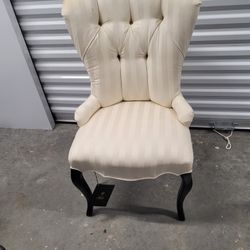 Accent Chair 