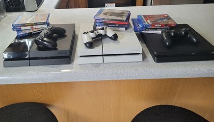 PS4 Slim + PS4 1st Gen Black. + PS4 1st Gen White