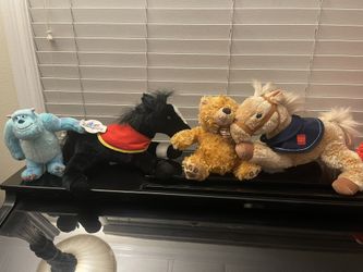Charming Teddy Bears And Monitos