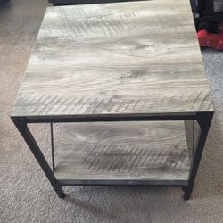 Beautiful WOODEN END TABLE LIKE NEW MAKE OFFER