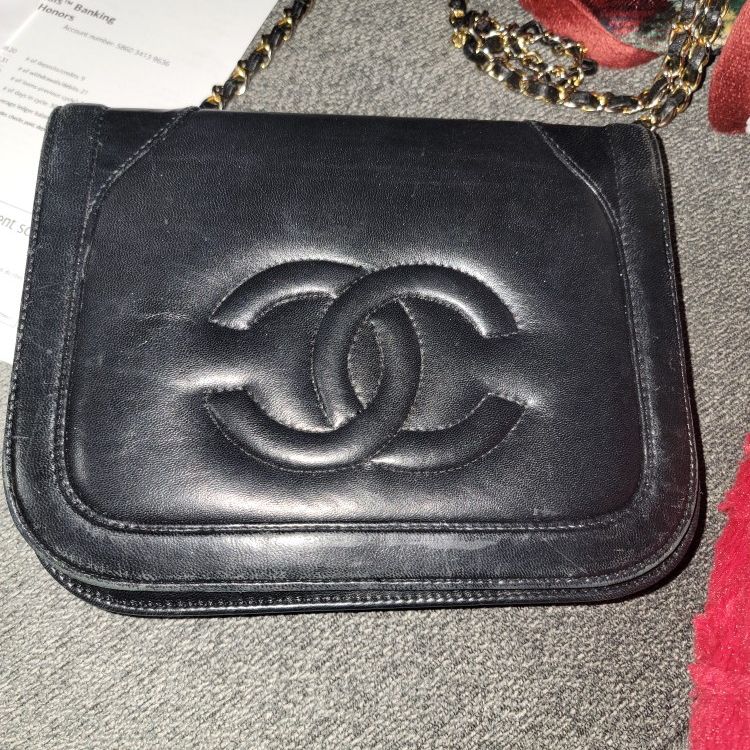 Black Vintage Chanel Flip Bag . Have 4k Reciept for Sale in Cypress, TX -  OfferUp