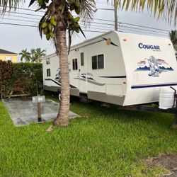 2005 Cougar Mobile Home 32