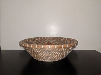Woven Basket Bowl with White Accent Pattern