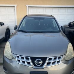2012 Nissan Rogue - Needs Transmission 