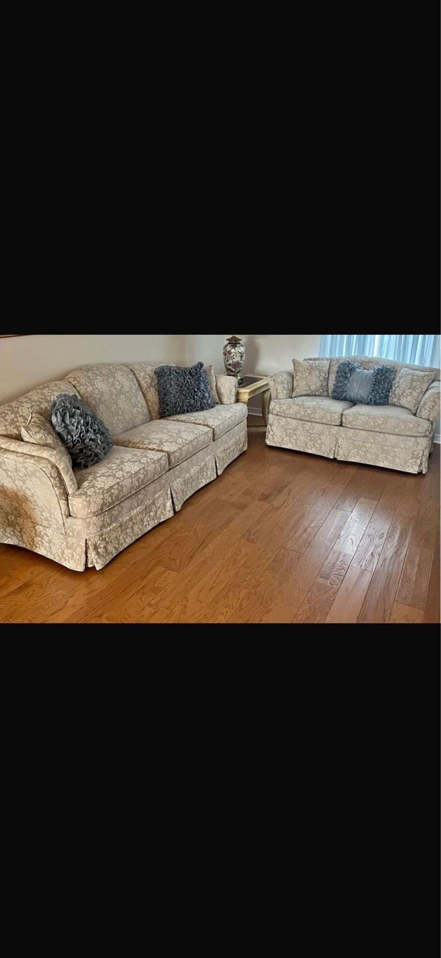 Nice 3 seater love seat sofa set