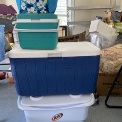 3  Cooler With 1 Igloo Lunchbox