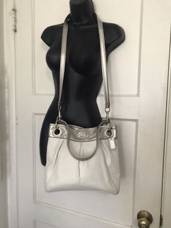 Authentic Coach Leather Women's  Crossbody Bag 👜   