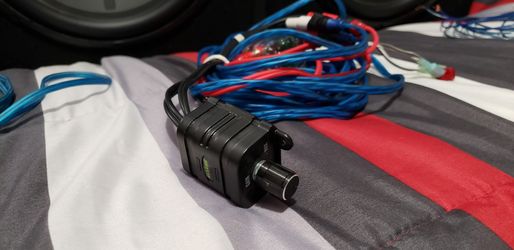 Brand new JBL subwoofers with a equalizer to adjust and all wiring in good conditions with 1000wat amplifier.. obo?