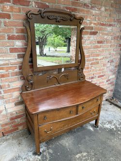 Victorian-Style Wood Dresser with Ornate Mirror – 3 Drawers