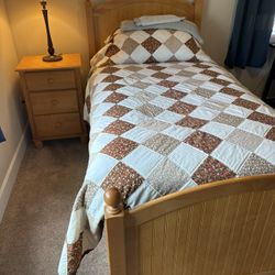 Basset Twin Bed Set