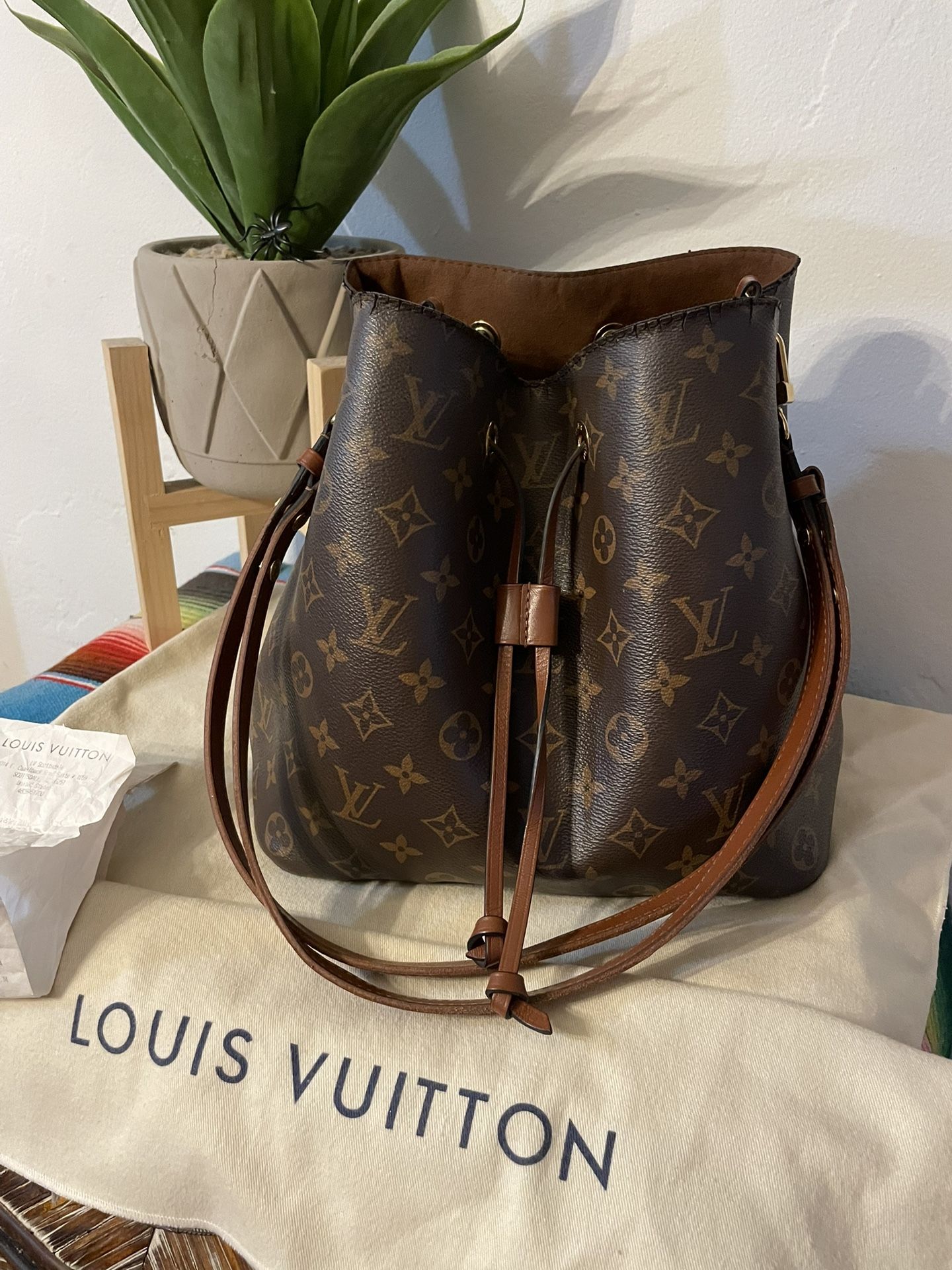 LV Neo Noe Caramel 