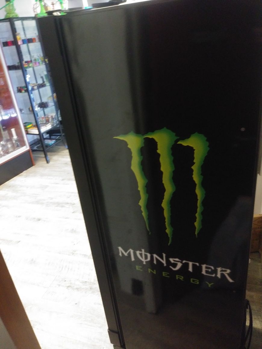 GCG9 Upright Monster cooler