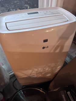 LG Air Conditioner Working Perfect Barely Used 