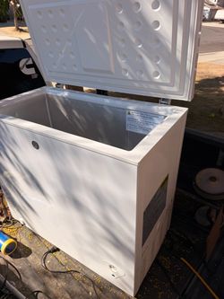 GE® 7.0 Cu. Ft. Manual Defrost Chest Freezer