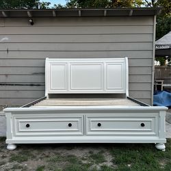 Pearly White King Size Bed