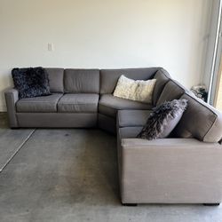 Corner Sectional Sofa (delivery Available)