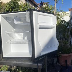 Fridge by Black & Decker - Room Size, & Microwave PLUS MORE