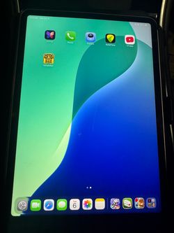 iPad Pro 11 inch WiFi model 128gb Silver