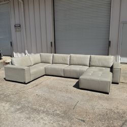 Beige 6-piece Modular Couch
