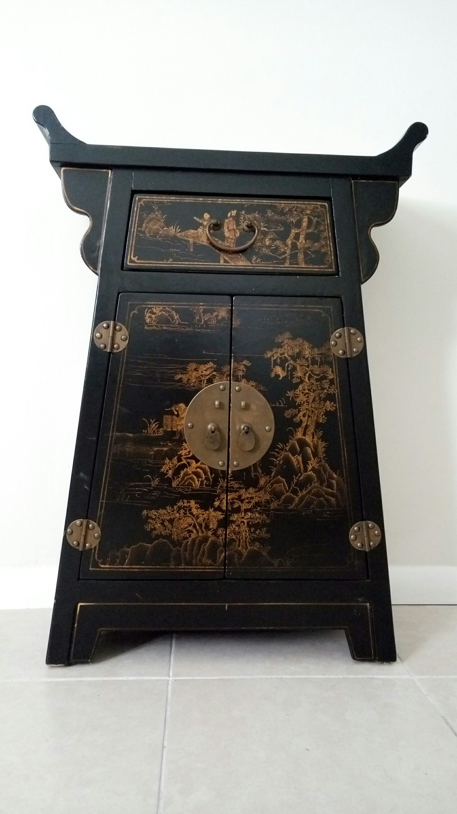 Oriental, antiquity, furniture, asian Cabinet Lacquered Landscape Art