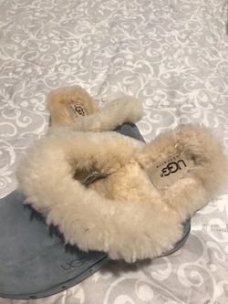 NEW NEW UGG CLOGS WITH FUR SIZE 8
