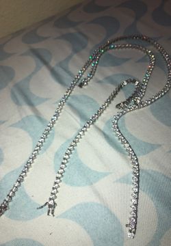 Necklace and bracelet set