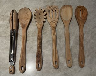 7 Piece Natural Oliva Wooden Utensils Set