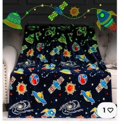 GLOW iN THE dARk blanket 