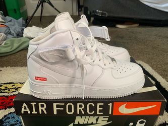 Af1 supreme size 9 pick up only