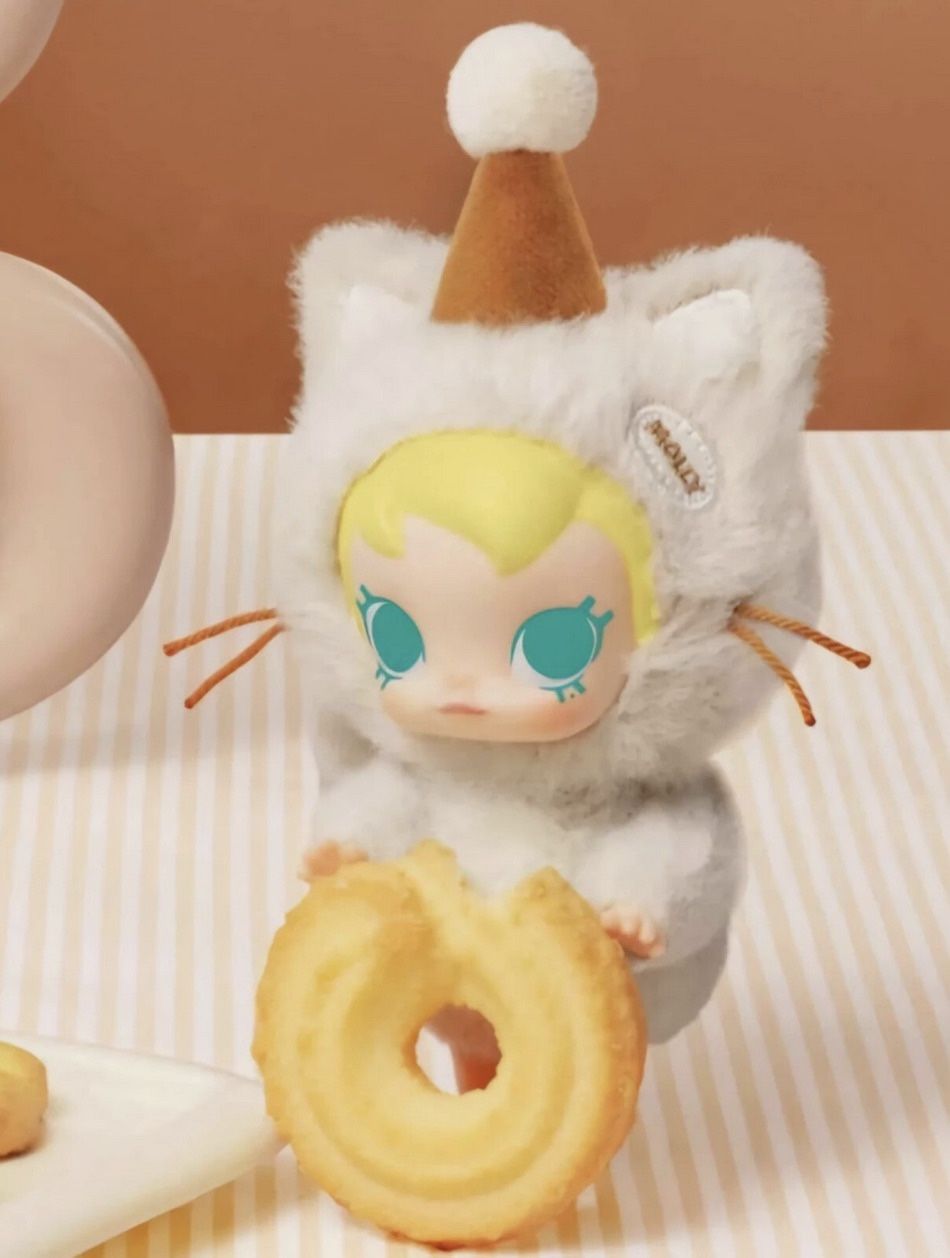 Baby Molly (Beige) It's Snack Time Pocket Friends Series Pendant POPMART