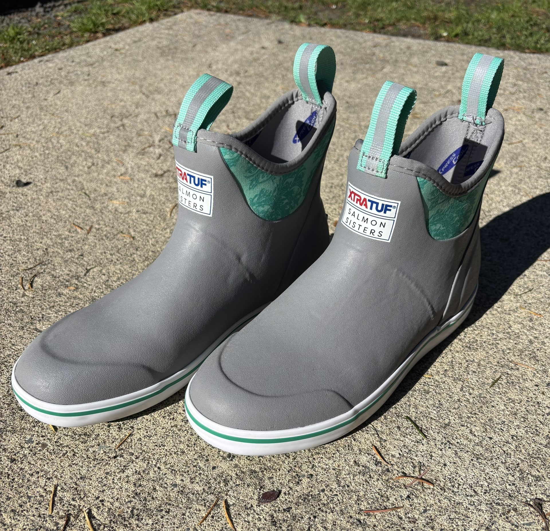 XTRATUF Salmon Sisters Women’s Ankle Deck Boots – Size 9
