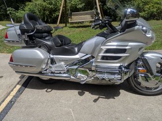2005 Honda Goldwing 1800 GLS ABS (LOADED)