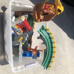 Fisher Price Mattel Geo Tracks Trax