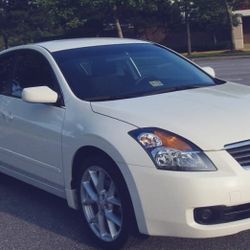 LOW MILEAGE 89 K NISSAN ALTIMA SE