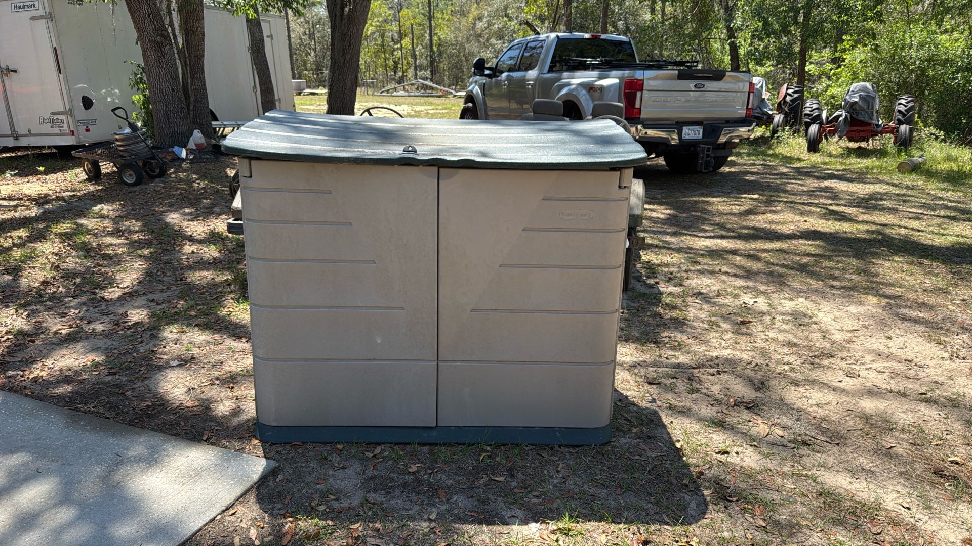Rubbermaid Storage Container For Pool Deck Outdoor Use