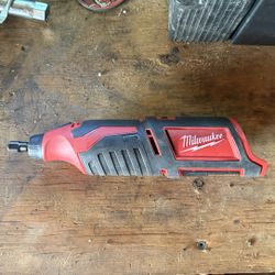 Milwaukee M12 Rotary Tool 